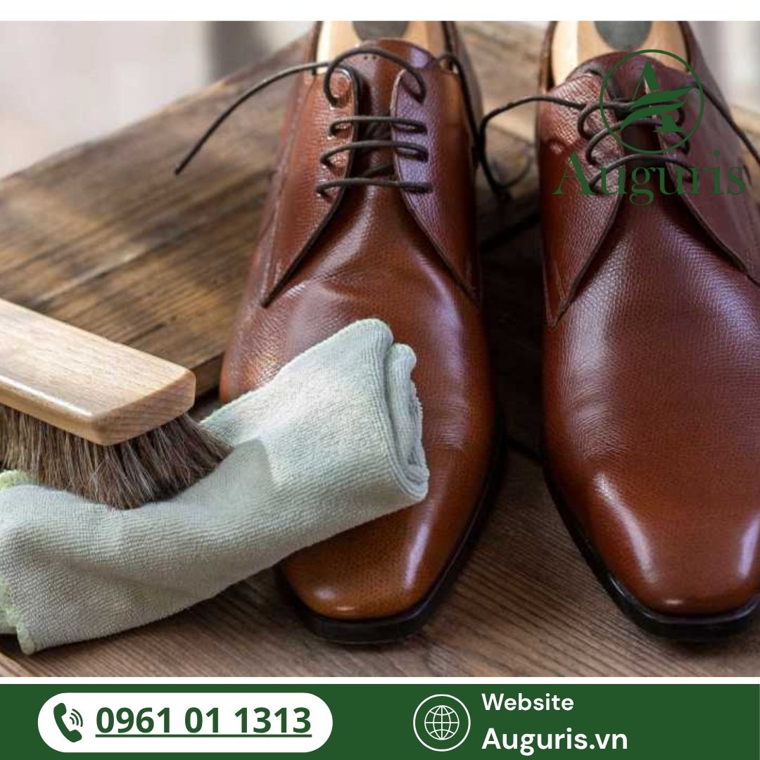 Giày tây nam luôn được xem là biểu tượng của sự lịch lãm, trưởng thành và đẳng cấp.