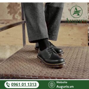 Giày da nam đế cao phong cách công sở không chỉ giúp phái mạnh cải thiện chiều cao một cách tinh tế mà còn nâng tầm phong cách cá nhân nơi làm việc