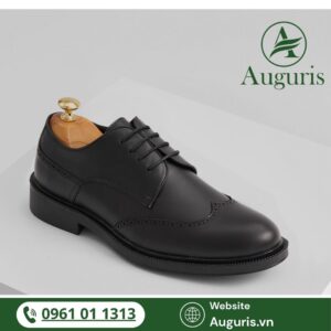 Giày da nam cổ thắt dây phù hợp đi làm chính là mảnh ghép không thể thiếu trong phong cách công sở của mọi quý ông.