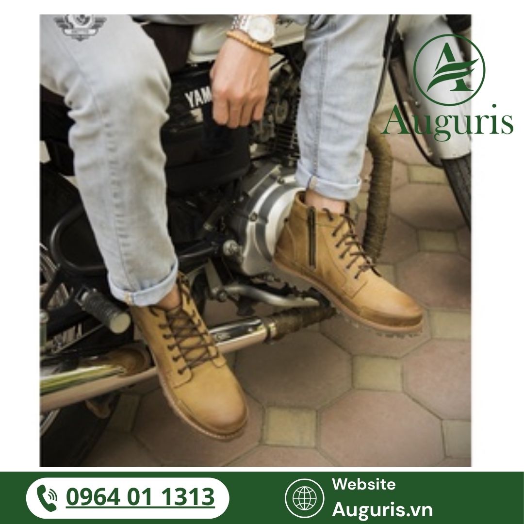 Trong thế giới thời trang nam hiện đại, sự kết hợp giữa giày cao cổ nam và quần jogger đã trở thành biểu tượng của phong cách đường phố năng động, khỏe khoắn và thời thượng.