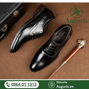 Giày tây nam buộc dây không chỉ là một phụ kiện thời trang mà còn là công cụ thể hiện bản lĩnh, sự chuyên nghiệp và phong cách cá nhân của dân văn phòng hiện đại.