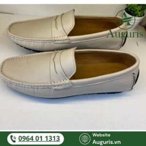Hãy đầu tư một đôi giày màu kem chất lượng và đừng quên đồng hành cùng AUGURIS trong hành trình chăm sóc giày của bạn.