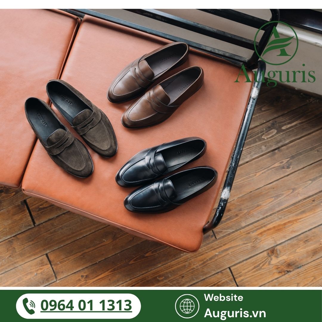 Giày lười nam (loafers) ngày càng khẳng định vị thế của mình trong tủ đồ phái mạnh bởi sự kết hợp hoàn hảo giữa tính tiện dụng, phong cách thời thượng và sự linh hoạt trong nhiều hoàn cảnh.