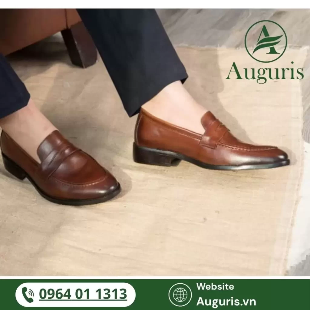 Việc chọn giày dựa theo dáng người là cách thông minh để tôn lên ưu điểm hình thể và thể hiện gu thẩm mỹ tinh tế.