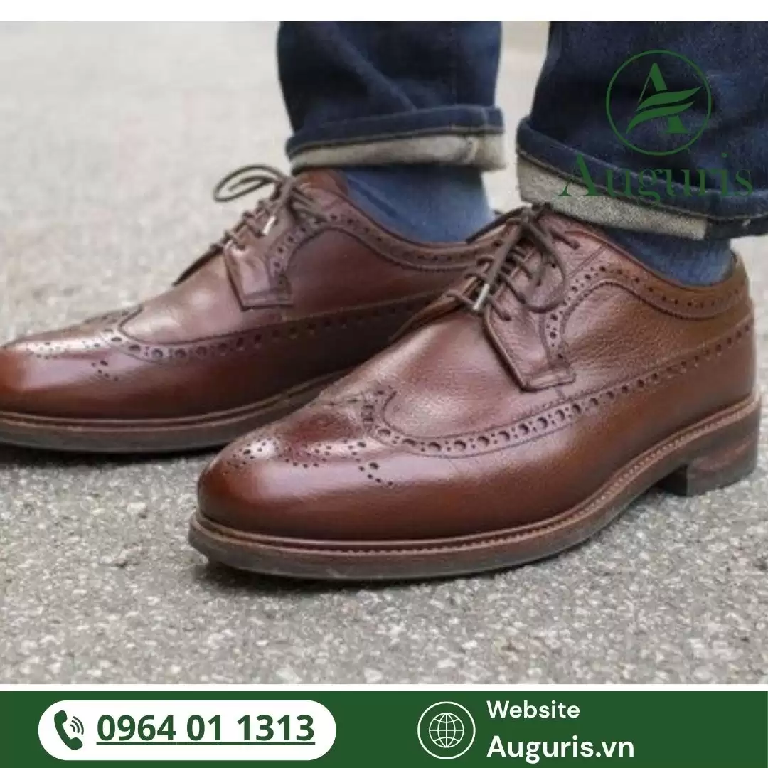 Giày tây nam luôn là lựa chọn hàng đầu cho những quý ông theo đuổi sự lịch lãm, chỉn chu trong ăn mặc.