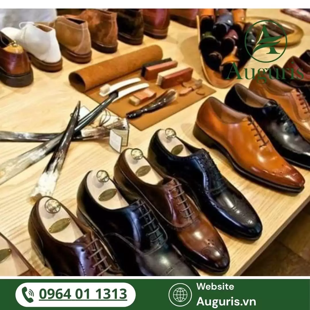 Ngày nay, việc tìm kiếm một shop giày nam online uy tín: mua sắm an toàn, tiện lợi đã trở thành ưu tiên hàng đầu của phái mạnh khi không có nhiều thời gian ghé cửa hàng