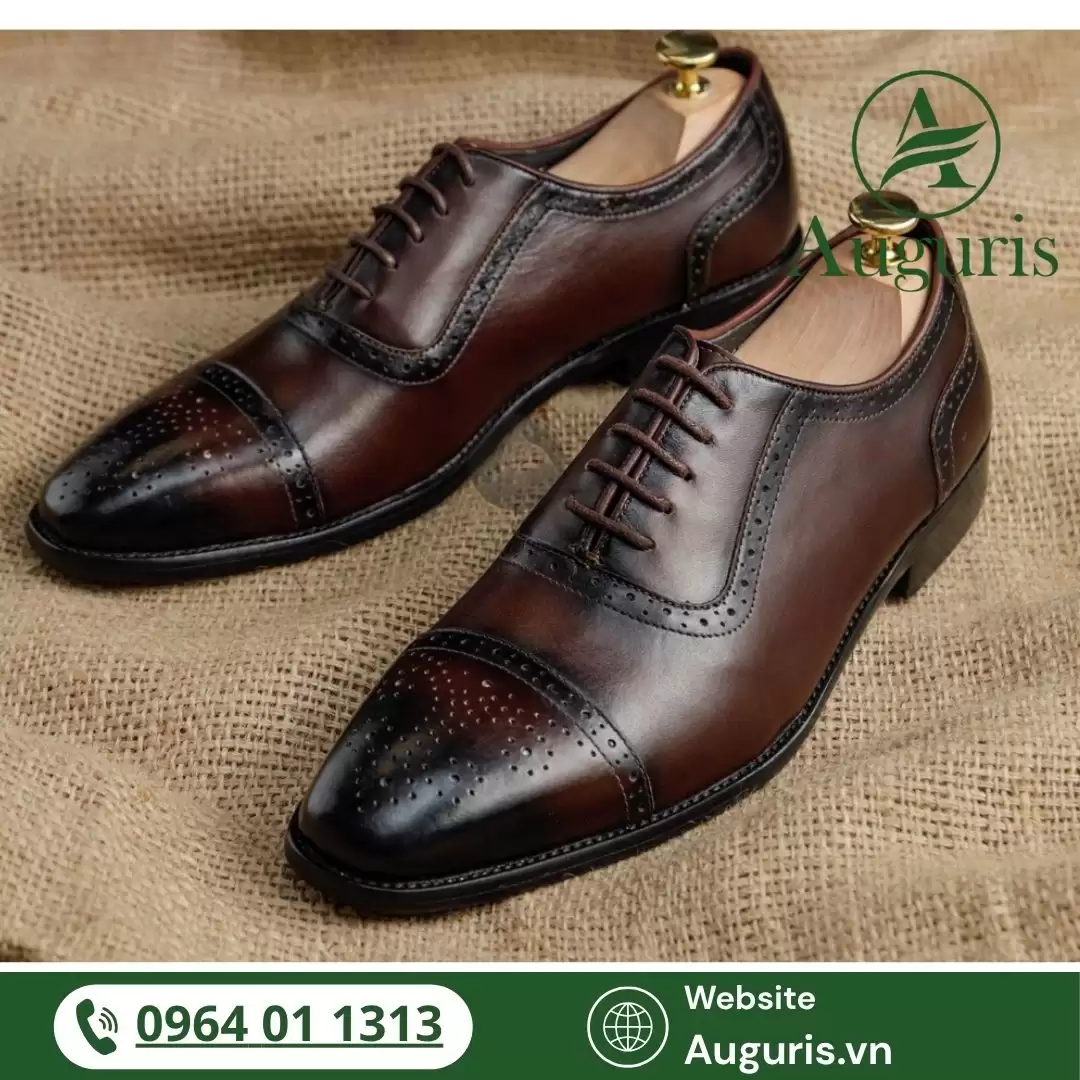 Những mẫu giày Oxford nam giúp tăng chiều cao hiệu quả không chỉ mang đến vẻ ngoài lịch lãm, chuẩn mực, mà còn giúp phái mạnh “ăn gian” vài centimet chiều cao một cách tinh tế và kín đáo.