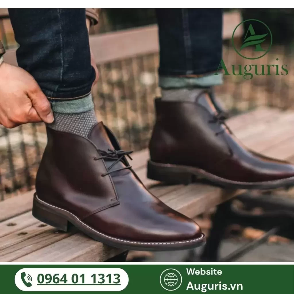 Bạn đang cần tìm một đôi boot nam đi tiệc hoặc đi chơi thật ấn tượng? Hãy đến với Auguris để trải nghiệm dịch vụ đóng giày thủ công, tư vấn phối đồ miễn phí và chọn đôi boot mang đậm cá tính của bạn!