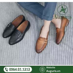 Bạn là người bận rộn? Hãy để Auguris giúp bạn sở hữu những đôi giày da thủ công vừa đẹp – vừa êm – vừa sang trọng, giúp bạn luôn sẵn sàng chinh phục những thử thách công việc với sự tự tin tuyệt đối.