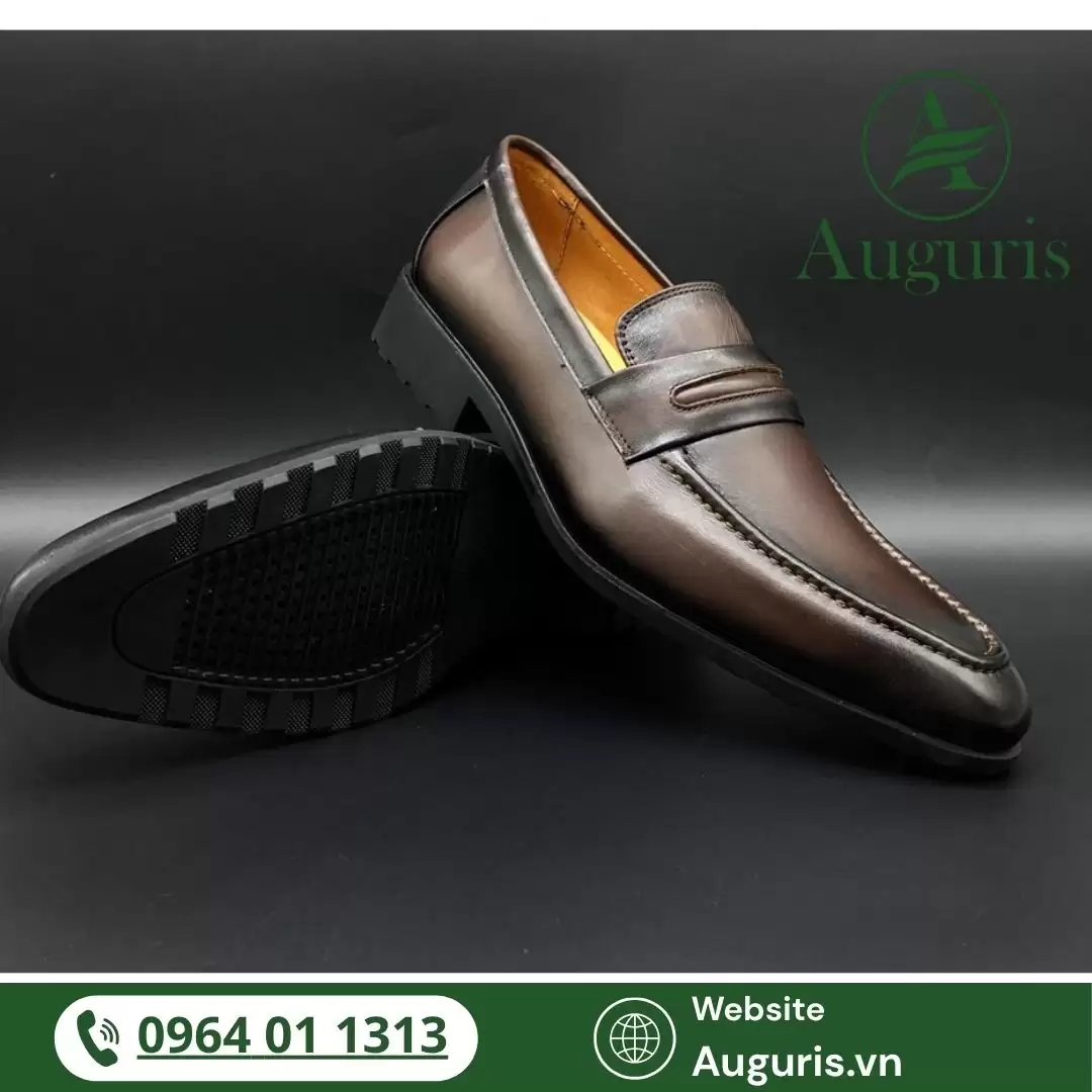 Hãy liên hệ Auguris để được tư vấn chọn mẫu giày thủ công cao cấp phù hợp phong cách, đo size cá nhân hóa và cam kết chất lượng từ da – đế – đường may đến dịch vụ hậu mãi!