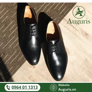 Hãy để AUGURIS đồng hành cùng bạn chọn đúng đôi giày – và trải nghiệm dịch vụ bảo trì trọn đời chuẩn mực cho một quý ông thực thụ.
