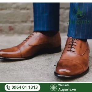Hãy đến với AUGURIS để thử ngay các mẫu Oxford handmade tinh xảo, chọn đúng form chân, và nâng tầm phong cách nam giới theo cách riêng của bạn.